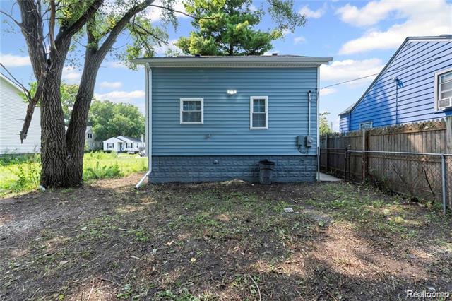 Builiding view twenty for 19434 Saint Aubin, Detroit, MI. 48234