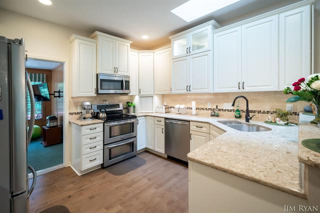 Builiding view nineteen for 186 Tiffany Ridge, Holland, MI. 49424