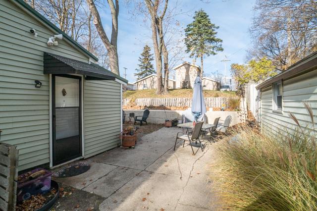 Builiding view eighteen for 274 6Th, Manistee, MI. 49660