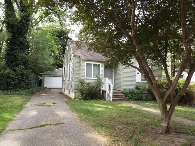 front view for 2051 Collingwood Avenue Sw, Wyoming, Mi. 49519