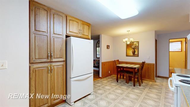 Builiding view ten for 1534 Gay, Midland, MI. 48640