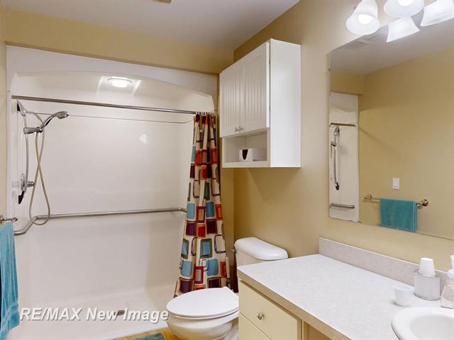 Builiding view thirteen for 1534 Gay, Midland, MI. 48640