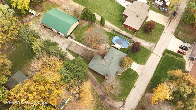 Builiding view thirty nine for 1534 Gay, Midland, MI. 48640