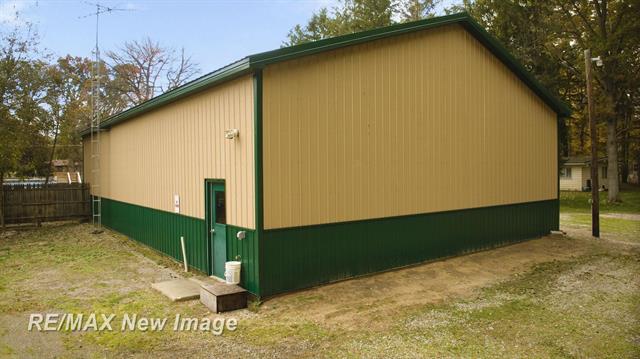 Builiding view thirty one for 1534 Gay, Midland, MI. 48640