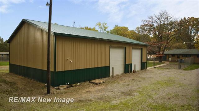 Builiding view thirty for 1534 Gay, Midland, MI. 48640