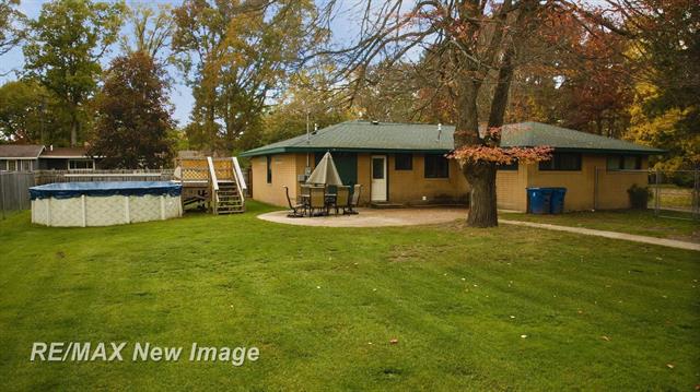 Builiding view twenty five for 1534 Gay, Midland, MI. 48640