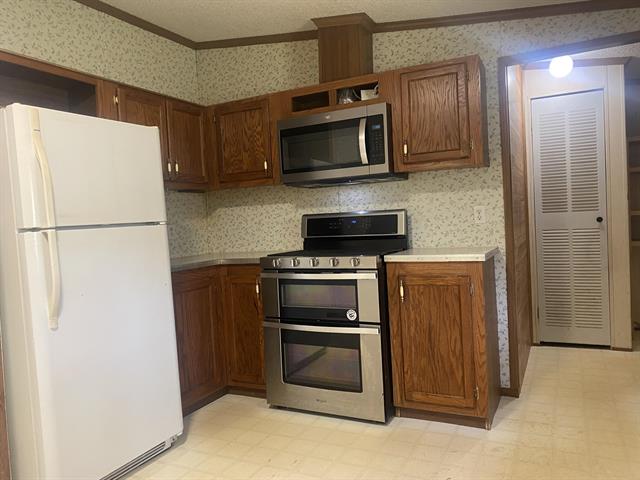 Builiding view seventeen for 1113 Euclid, Alma, MI. 48801