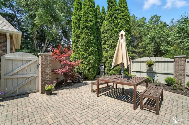 Builiding view eighty eight for 510 Ave De Lafayette, Monroe, MI. 48162