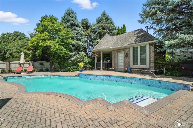 Builiding view eighty one for 510 Ave De Lafayette, Monroe, MI. 48162