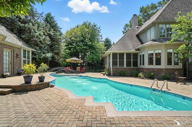 Builiding view eighty three for 510 Ave De Lafayette, Monroe, MI. 48162