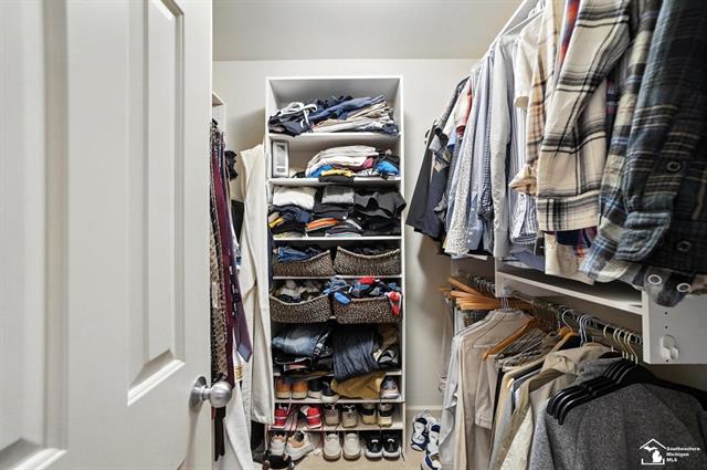 Builiding view fifty one for 510 Ave De Lafayette, Monroe, MI. 48162