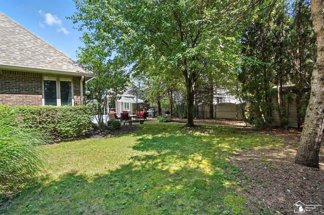 Builiding view ninety eight for 510 Ave De Lafayette, Monroe, MI. 48162