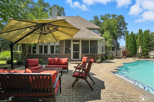 Builiding view ninety four for 510 Ave De Lafayette, Monroe, MI. 48162