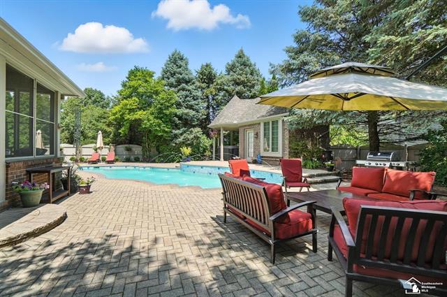 Builiding view ninety one for 510 Ave De Lafayette, Monroe, MI. 48162