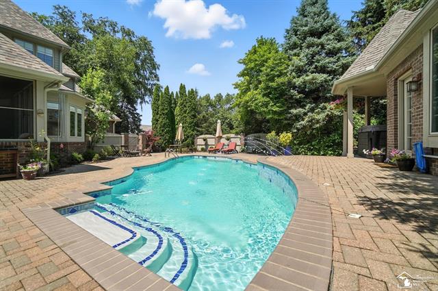 Builiding view ninety three for 510 Ave De Lafayette, Monroe, MI. 48162