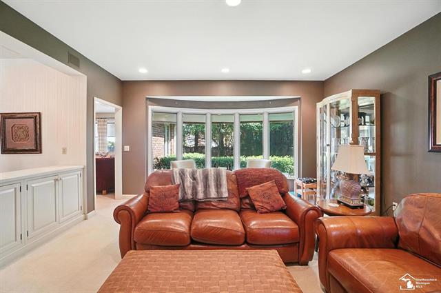 Builiding view seventeen for 510 Ave De Lafayette, Monroe, MI. 48162