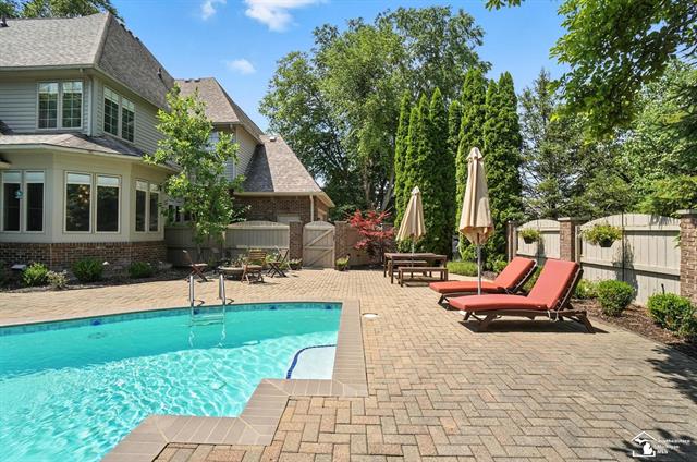 Builiding view seventy nine for 510 Ave De Lafayette, Monroe, MI. 48162