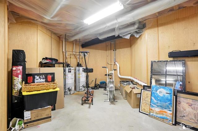 Builiding view seventy six for 510 Ave De Lafayette, Monroe, MI. 48162