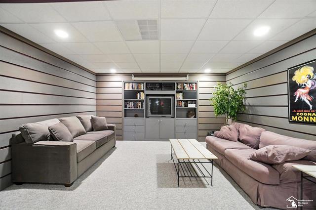 Builiding view seventy two for 510 Ave De Lafayette, Monroe, MI. 48162