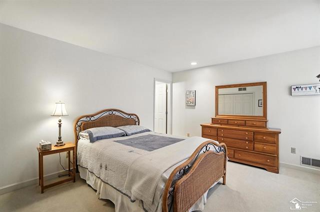 Builiding view sixty four for 510 Ave De Lafayette, Monroe, MI. 48162