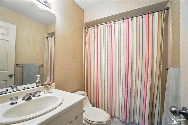 Builiding view sixty seven for 510 Ave De Lafayette, Monroe, MI. 48162