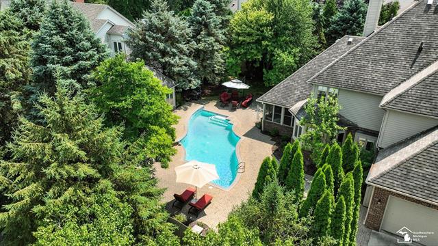 Builiding view ten for 510 Ave De Lafayette, Monroe, MI. 48162