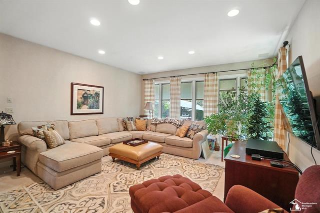 Builiding view thirty three for 510 Ave De Lafayette, Monroe, MI. 48162