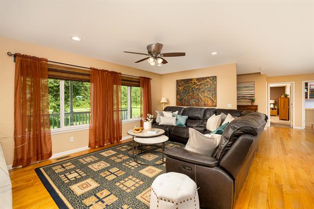 Builiding view nineteen for 10151 Hitchingham, Milan, MI. 48160