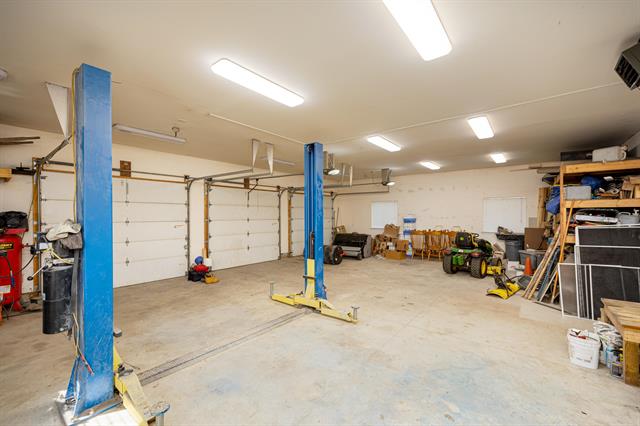 Builiding view seventy for 10151 Hitchingham, Milan, MI. 48160