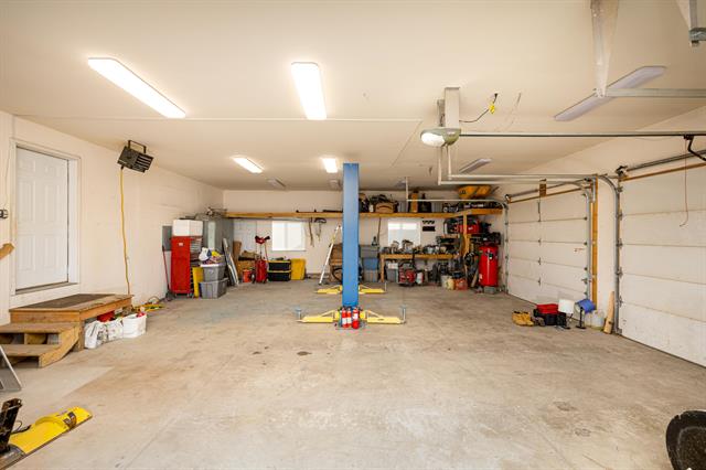 Builiding view sixty nine for 10151 Hitchingham, Milan, MI. 48160