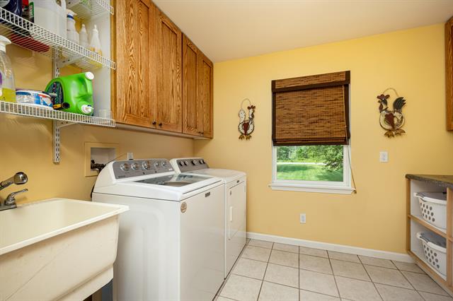 Builiding view twenty eight for 10151 Hitchingham, Milan, MI. 48160