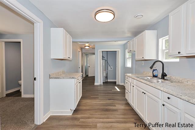 Builiding view eight for 2657 Roberts, Muskegon, MI. 49444