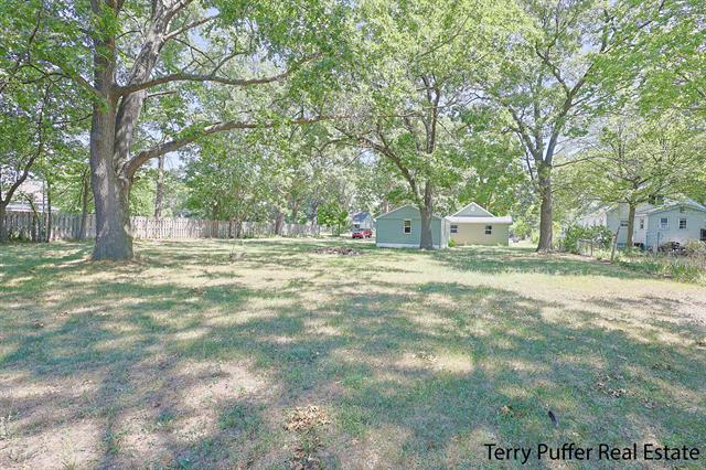 Builiding view eighteen for 2657 Roberts, Muskegon, MI. 49444