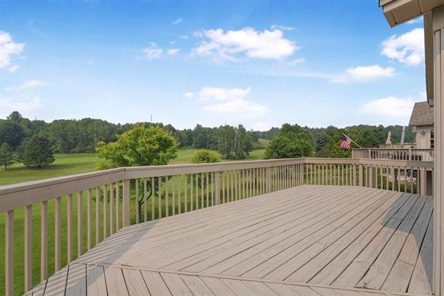 Builiding view six for 2911 Crown, Traverse City, MI. 49684