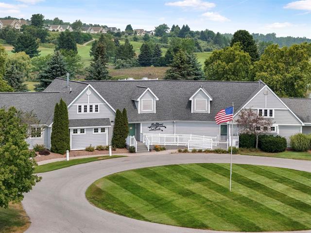 Builiding view thirty three for 2911 Crown, Traverse City, MI. 49684