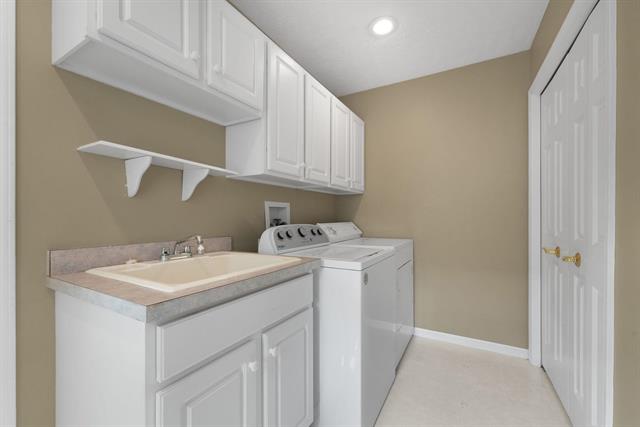 Builiding view twenty one for 2911 Crown, Traverse City, MI. 49684