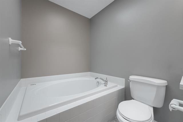 Builiding view twenty for 2911 Crown, Traverse City, MI. 49684