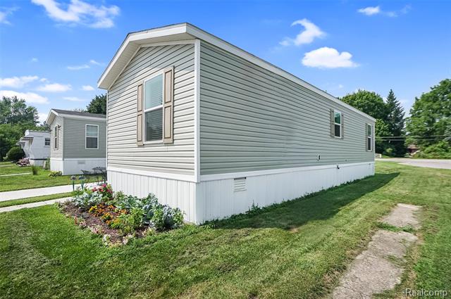 Builiding view three for 56 Arizona, Belleville, MI. 48111