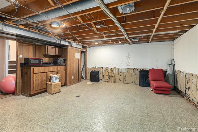 Builiding view eighteen for 1226 Saint Aubin Place, Detroit, MI. 48207