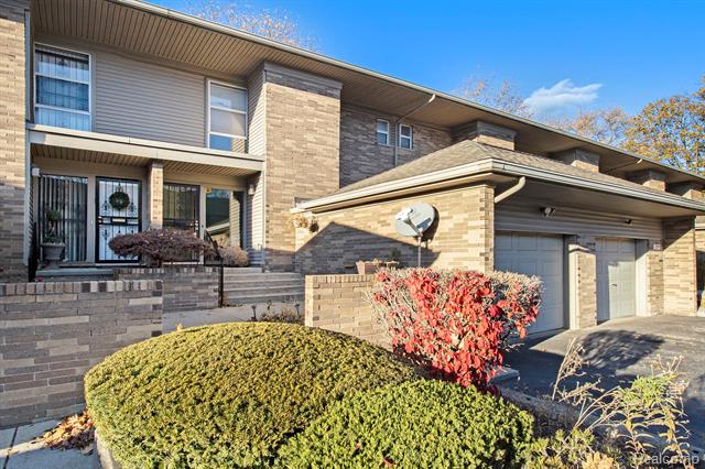 Builiding view one for 1226 Saint Aubin Place, Detroit, MI. 48207