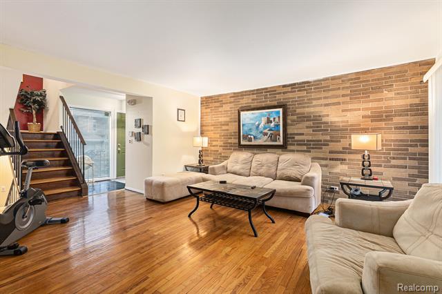 Builiding view six for 1226 Saint Aubin Place, Detroit, MI. 48207