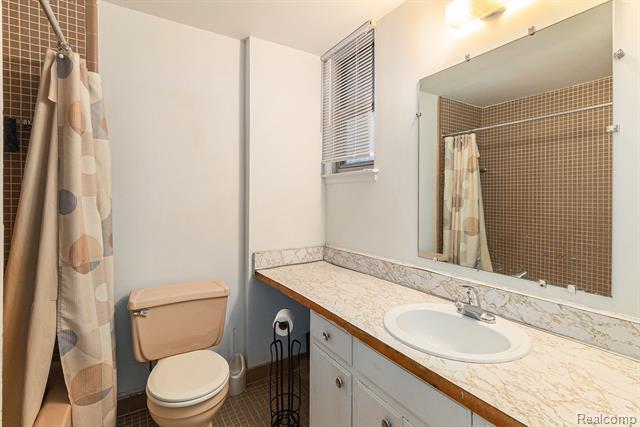 Builiding view sixteen for 1226 Saint Aubin Place, Detroit, MI. 48207