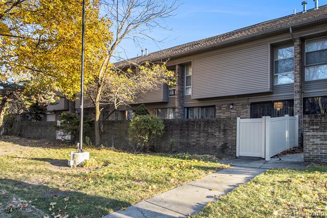 Builiding view twenty four for 1226 Saint Aubin Place, Detroit, MI. 48207