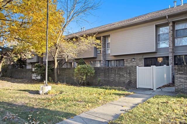 Builiding view twenty three for 1226 Saint Aubin Place, Detroit, MI. 48207