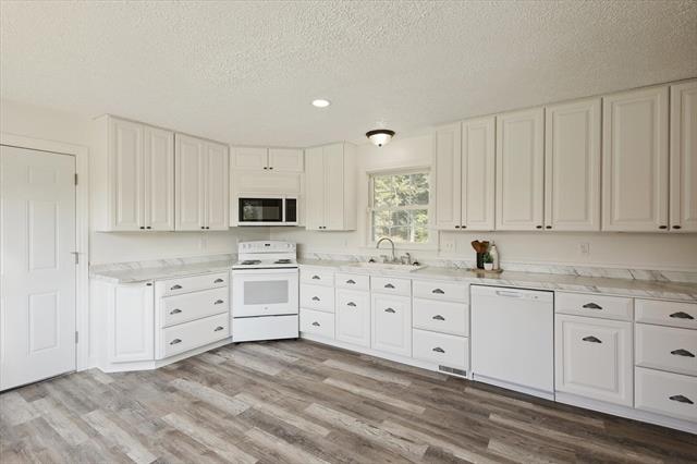 Builiding view ten for 3441 Townline, Houghton Lake, MI. 48629