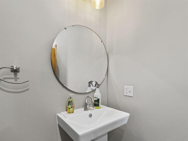 Builiding view nineteen for 480 Parkdale, Manistee, MI. 49660