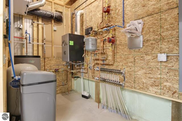 Builiding view twenty nine for 480 Parkdale, Manistee, MI. 49660