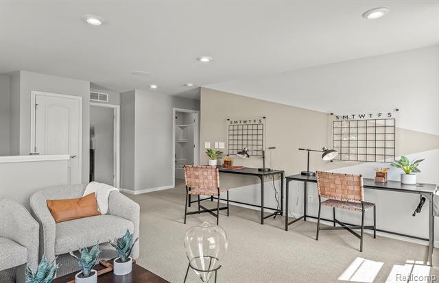 Builiding view fifteen for 698 Gretchen, Saline, MI. 48176