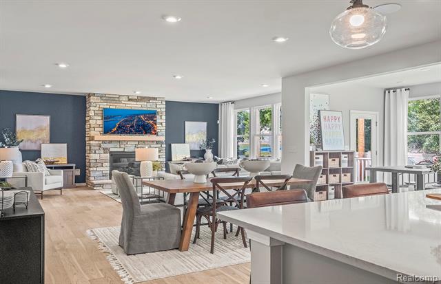 Builiding view five for 698 Gretchen, Saline, MI. 48176