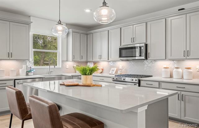 Builiding view nine for 698 Gretchen, Saline, MI. 48176